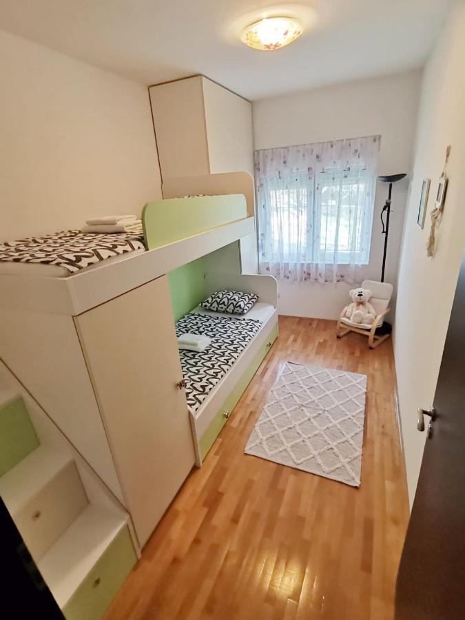 Apartman Pejic โปดสตรานา ภายนอก รูปภาพ