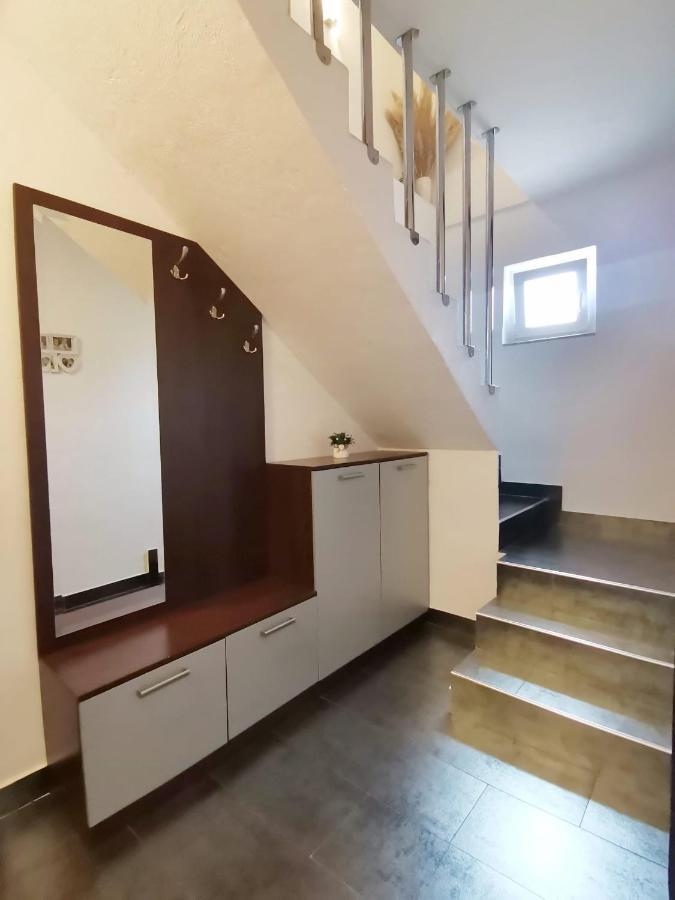 Apartman Pejic โปดสตรานา ภายนอก รูปภาพ