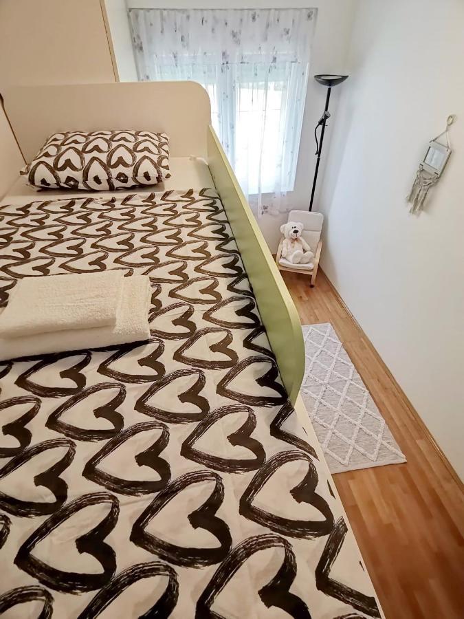 Apartman Pejic โปดสตรานา ภายนอก รูปภาพ